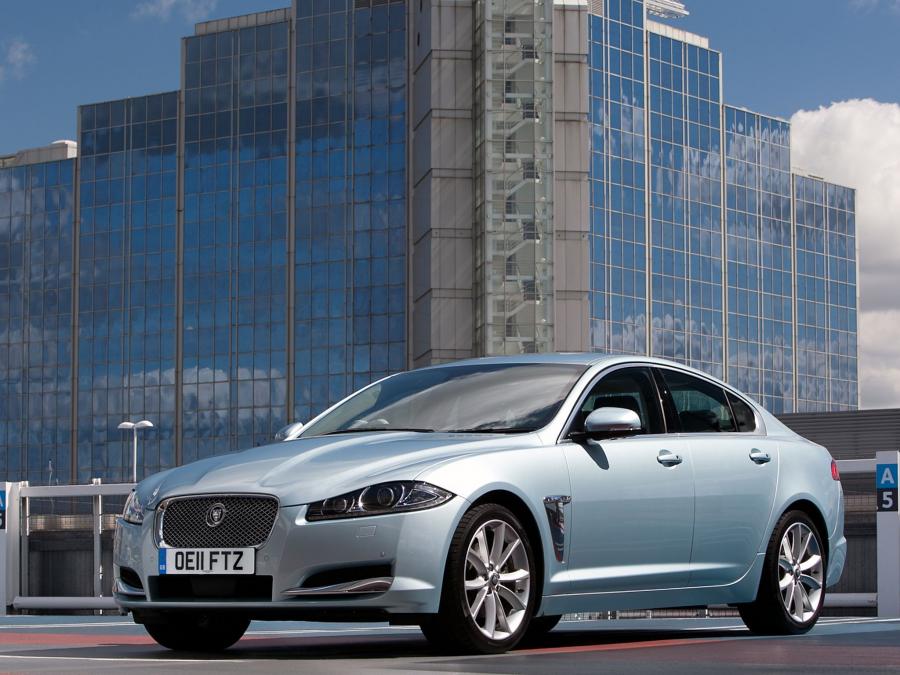  Jaguar XF 2.2 Diesel 2011 года  (UK) (фото 12 из 18)